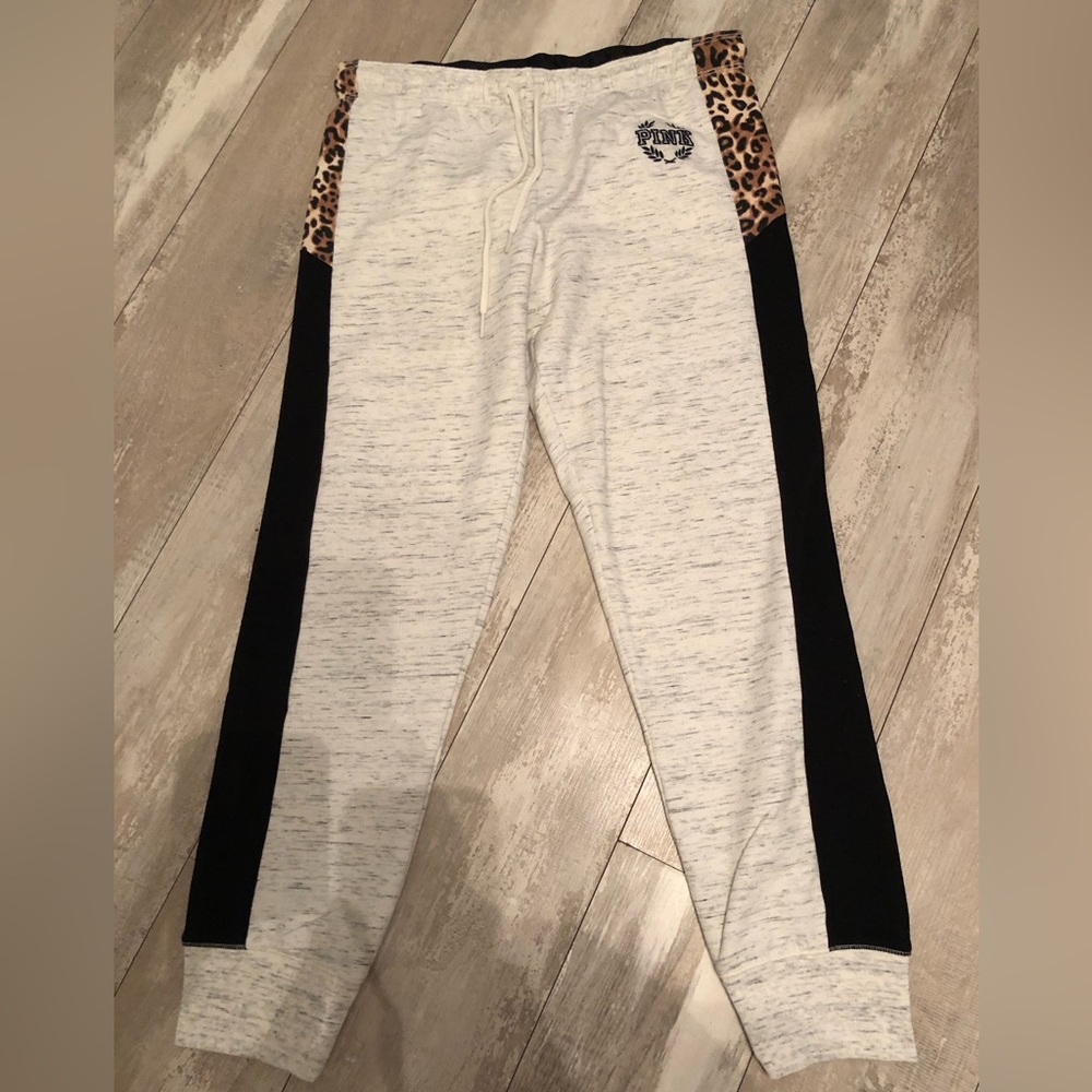 VS PINK super rhtf leopard 🐆 joggers Final price no offers please